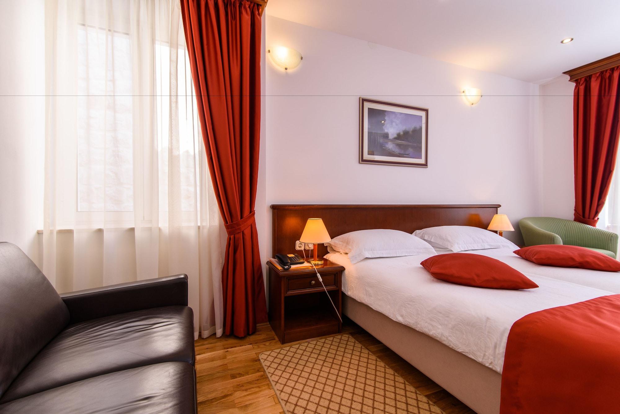 Heritage Hotel Vila Sikaa Trogir Luaran gambar