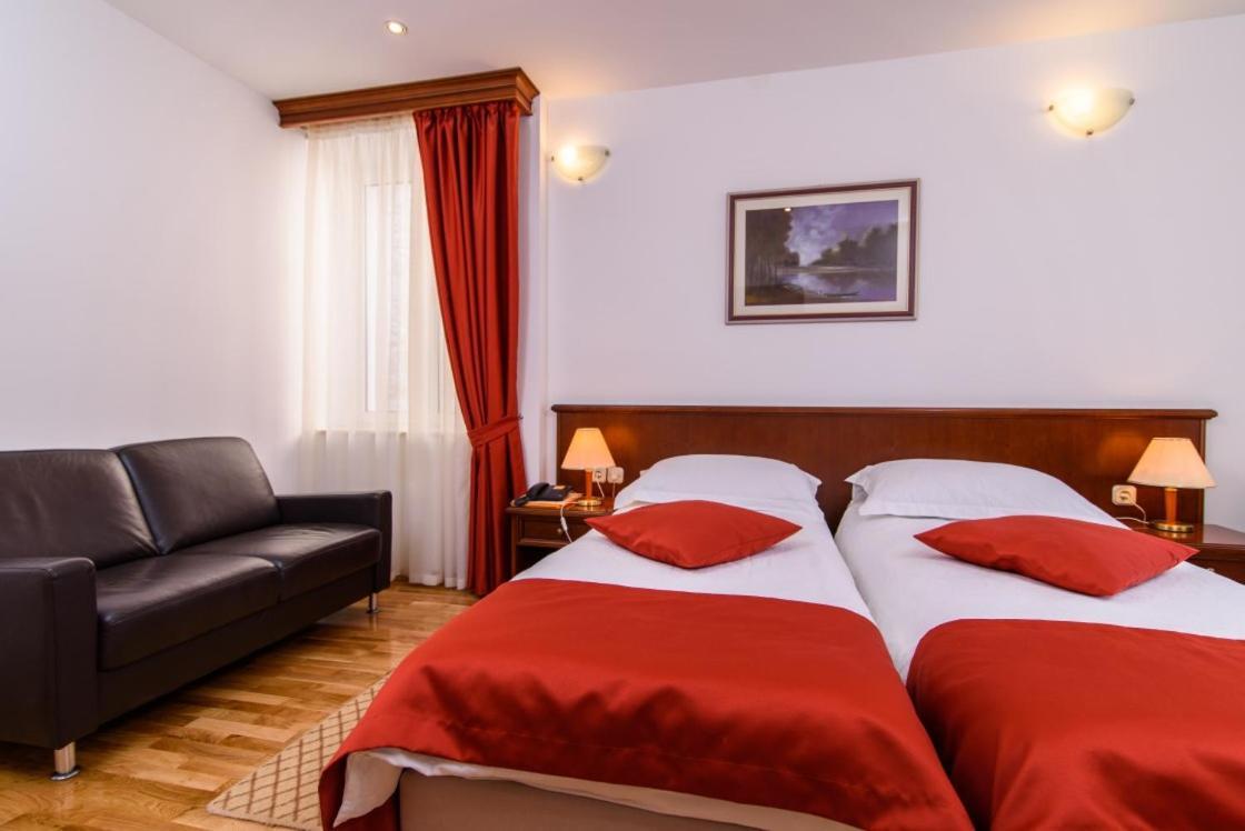 Heritage Hotel Vila Sikaa Trogir Luaran gambar